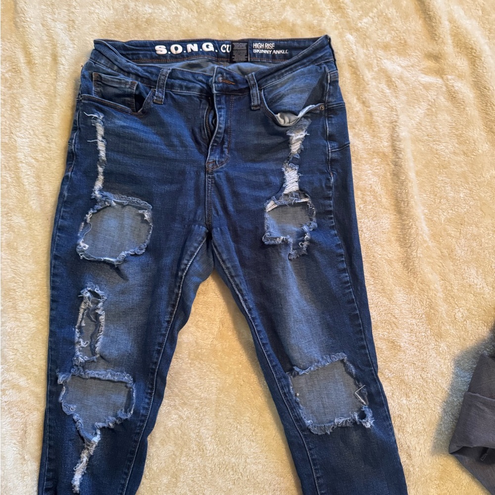 Women's Distressed Blue Jeans size 29
